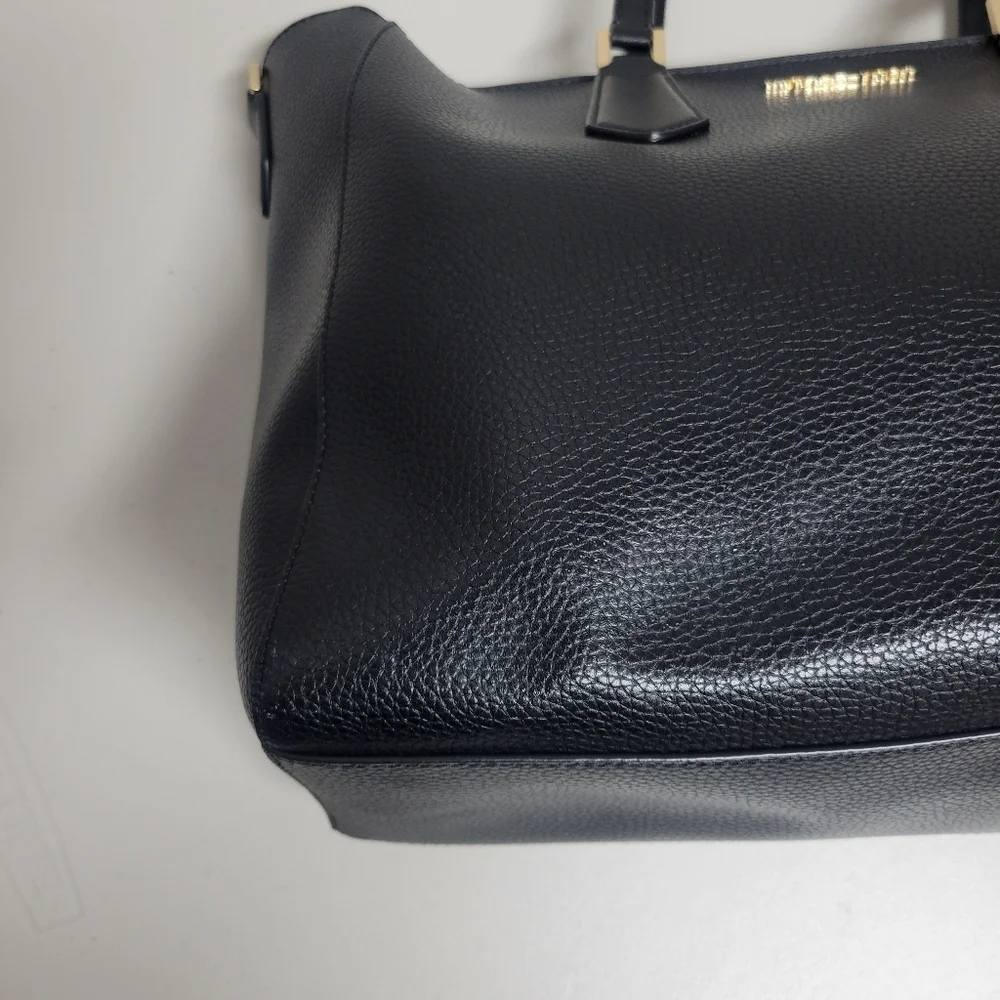 Michael Kors Kimberly Large Pebbled Leather Tote. - Picture 10 of 15